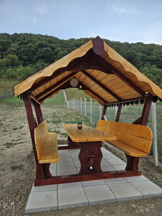 Vând foișor în 2 culori