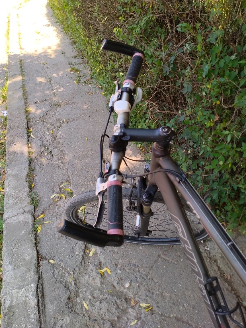 bicicleta ..GHOST..CR.7500.xt.treking