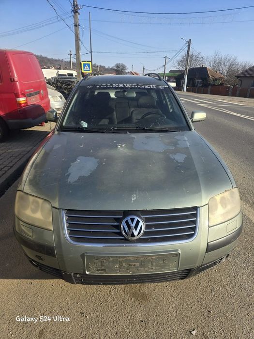 Dezmembram Volkswagen Passat Variant 2002 1,9 diesel cod motor AVF