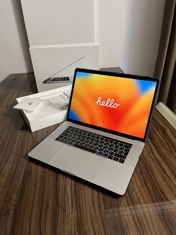 MacBook Pro 15.6” (2018) 512 Gb + Magic Mouse 2