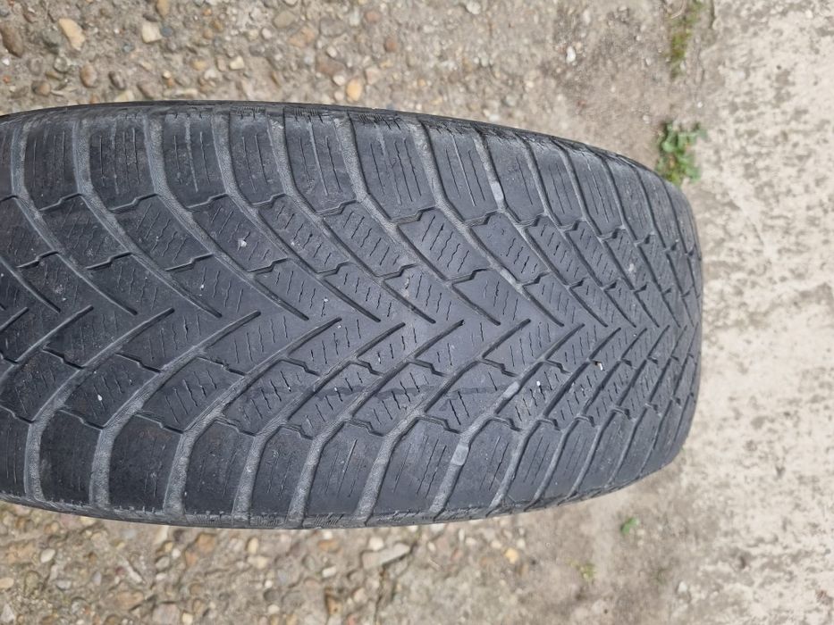 Vand 4 cauciucuri Continental 205 55 R16 de iarna