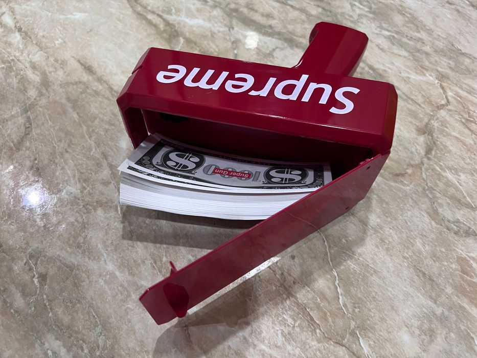 Пистолет Supreme для купюр