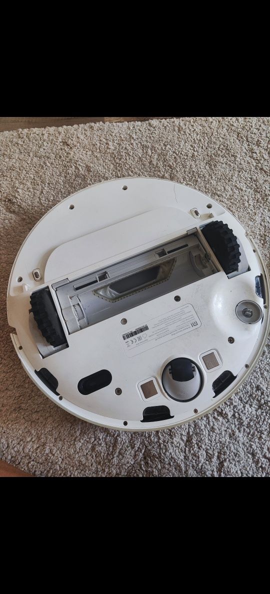 Робот прахосмукачка Xiaomi Mi Robot Vacuum Mop Cleaner, 0.6 л, WI-FI