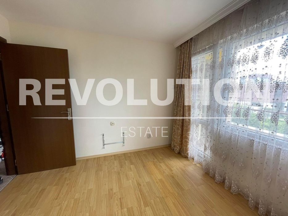 Дава се под наем Етаж от къща в Варна, м-т Траката - 140 кв.м за 450 € - Снимка #3
