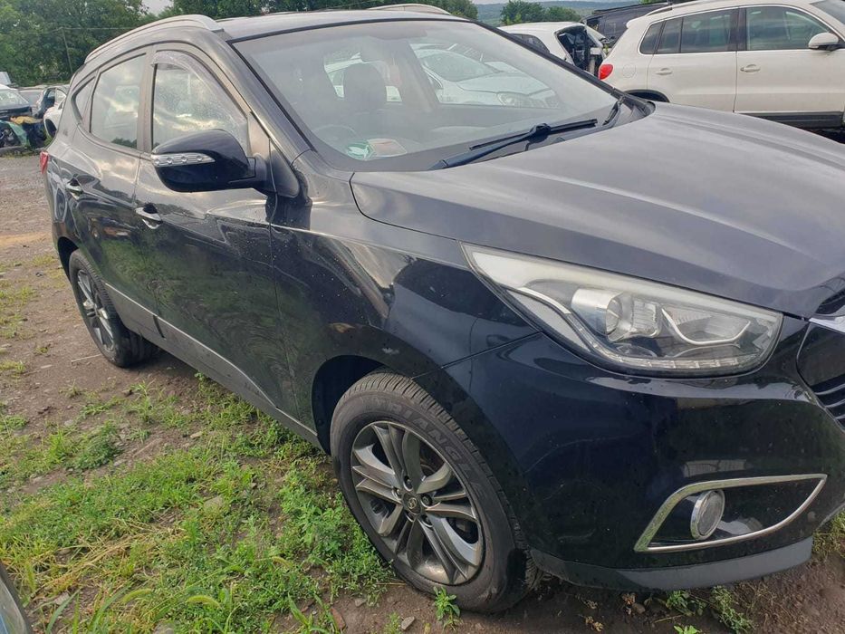 Dezmembrez Hyundai IX35 2.0CRDI 4x4 AUTO 2015