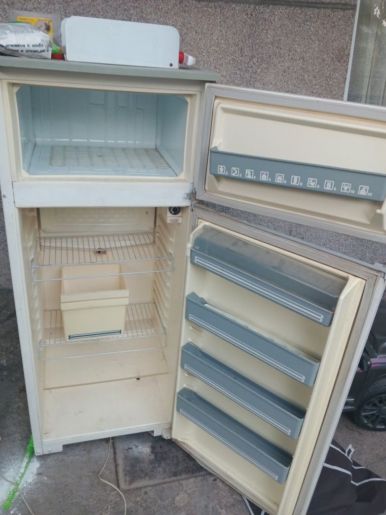 Продаëтся холодильник!!