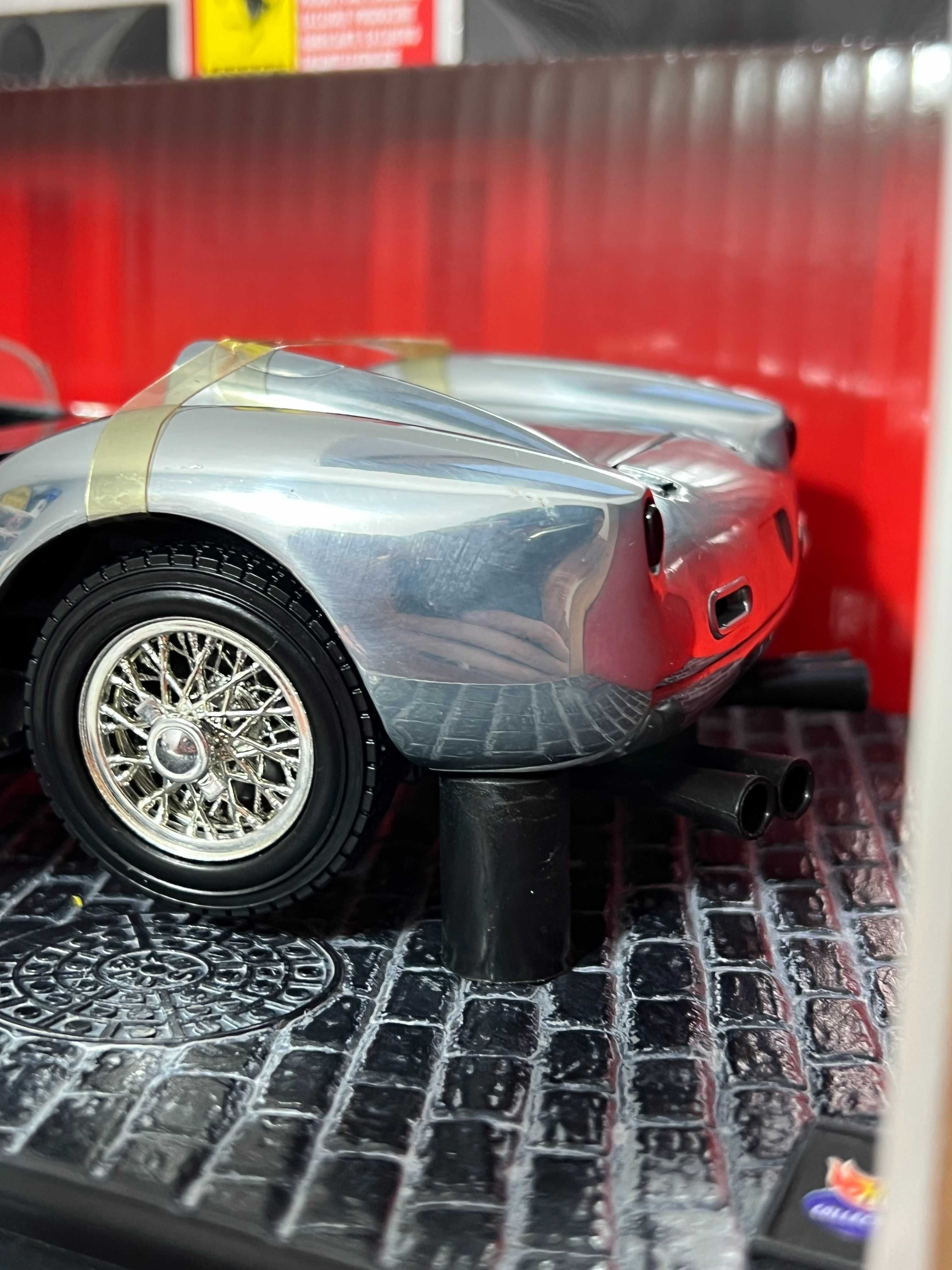 Macheta Auto 1/18 Hotwheels Millennium Ferrari 250 Testa Rossa Chrome