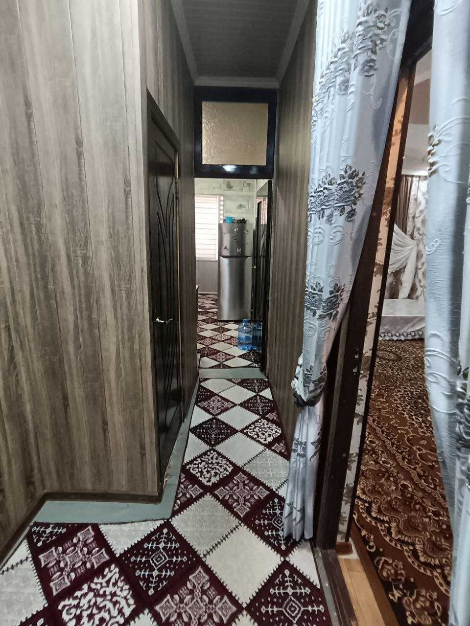 Срочно продаётся 2-х комнатная квартира в Чирчике, 10 м/район