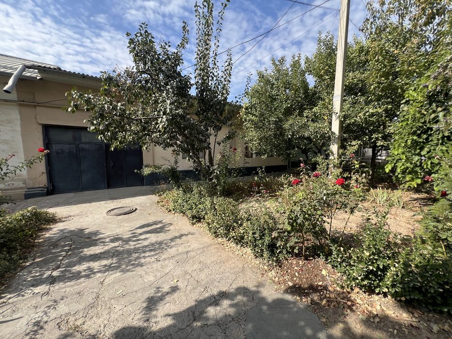 Дом 3,8 соток сампи ,цена 150000 у,е