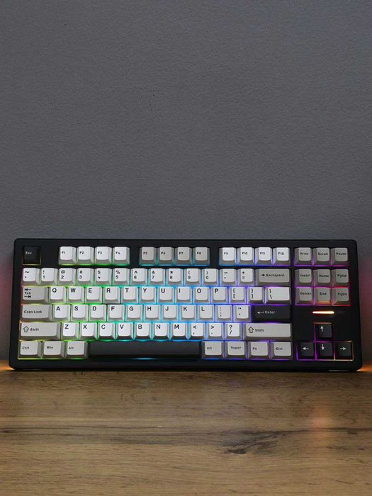 клавиатурa новый , с RGB