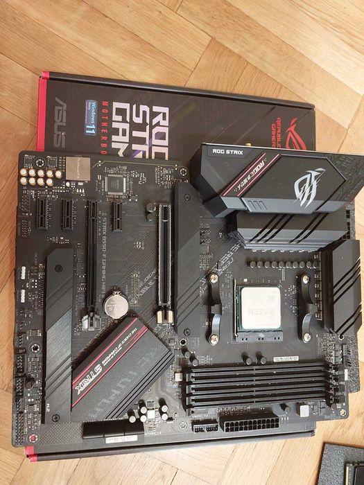 AMD Ryzen 7 5800X + Asus Rog Strix B550-F Gaming Wi-Fi