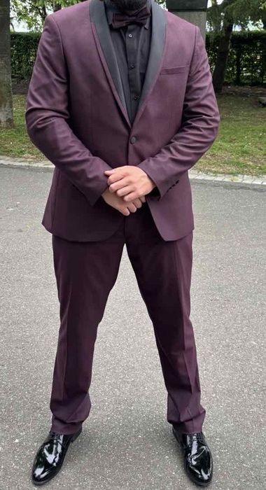 Костюм за абитуриентски бал