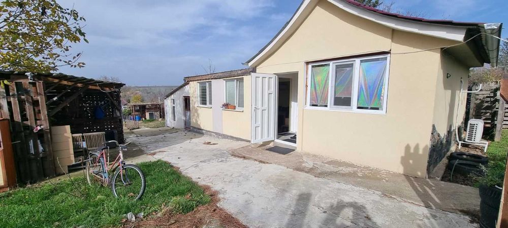 367-Продава едноетажна вила в местността "Простор"