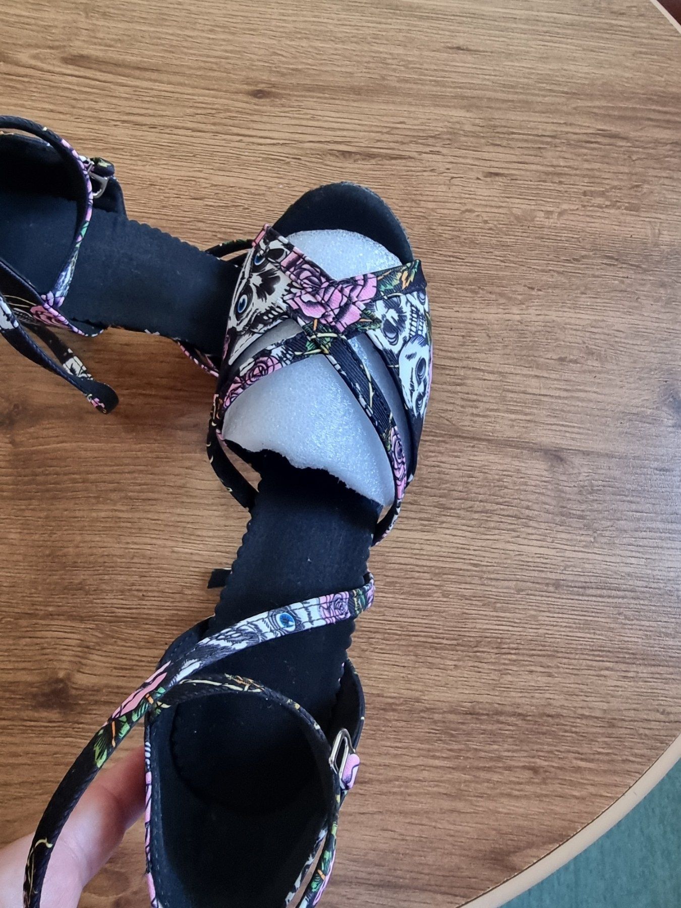 Обувки за латино танци