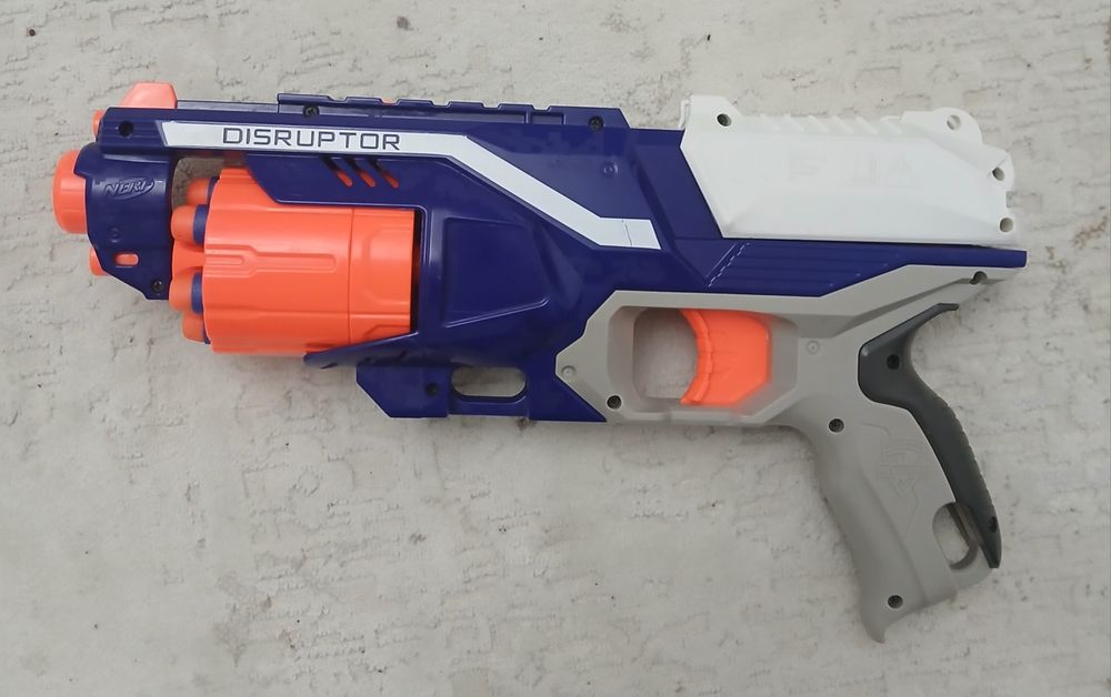 Продам бластер нерф