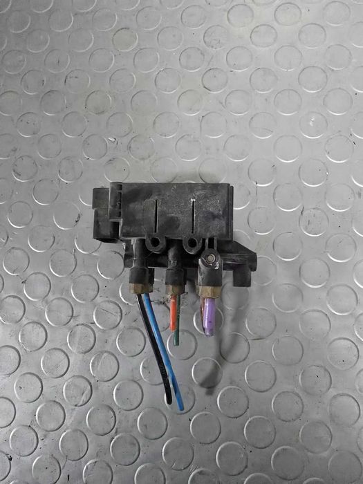 Разпределител въздушно окачване за Audi Q8 / SQ8