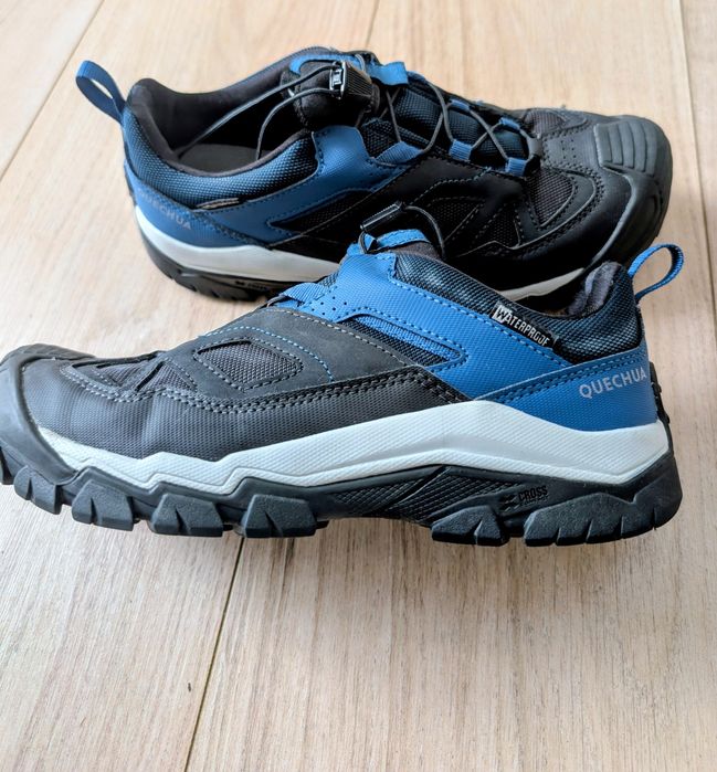 Pantofi impermeabili hiking Quechua marime 37