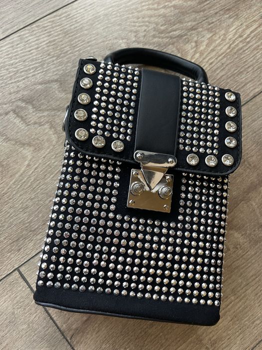 Чисто нова дамска елегантна чанта с камъчета