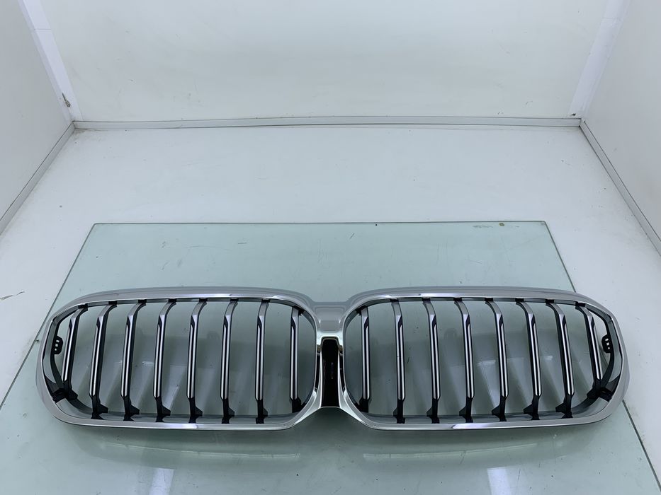 Dezmembrez Grila bara fata de pe BMW Seria 5 G30
