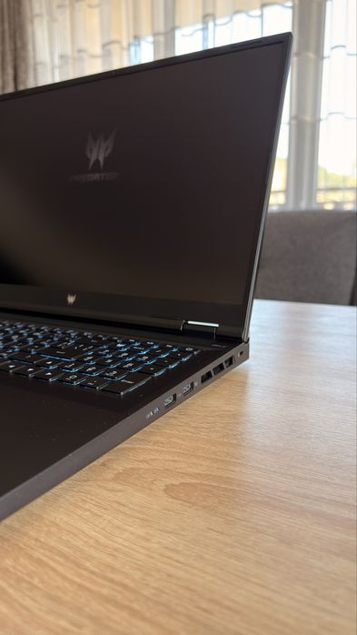 Acer Predator Helios (Predator PHN18-71)