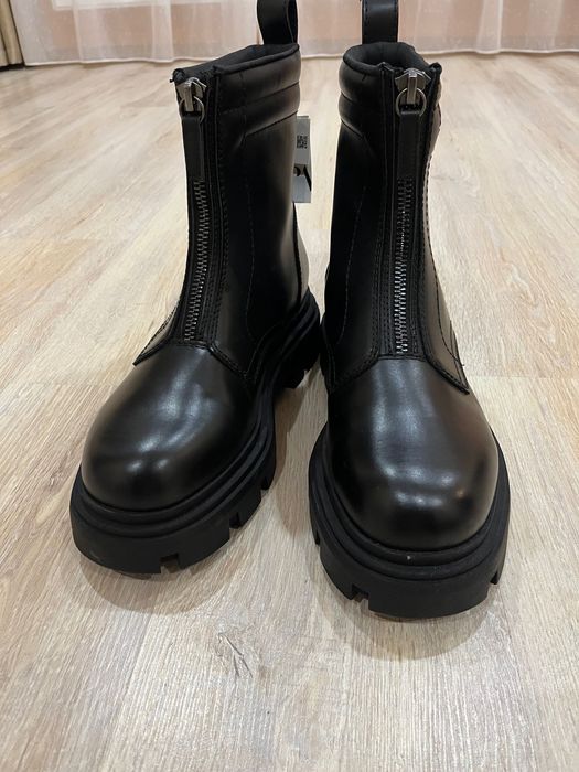 Ботуши Зара нови!!!