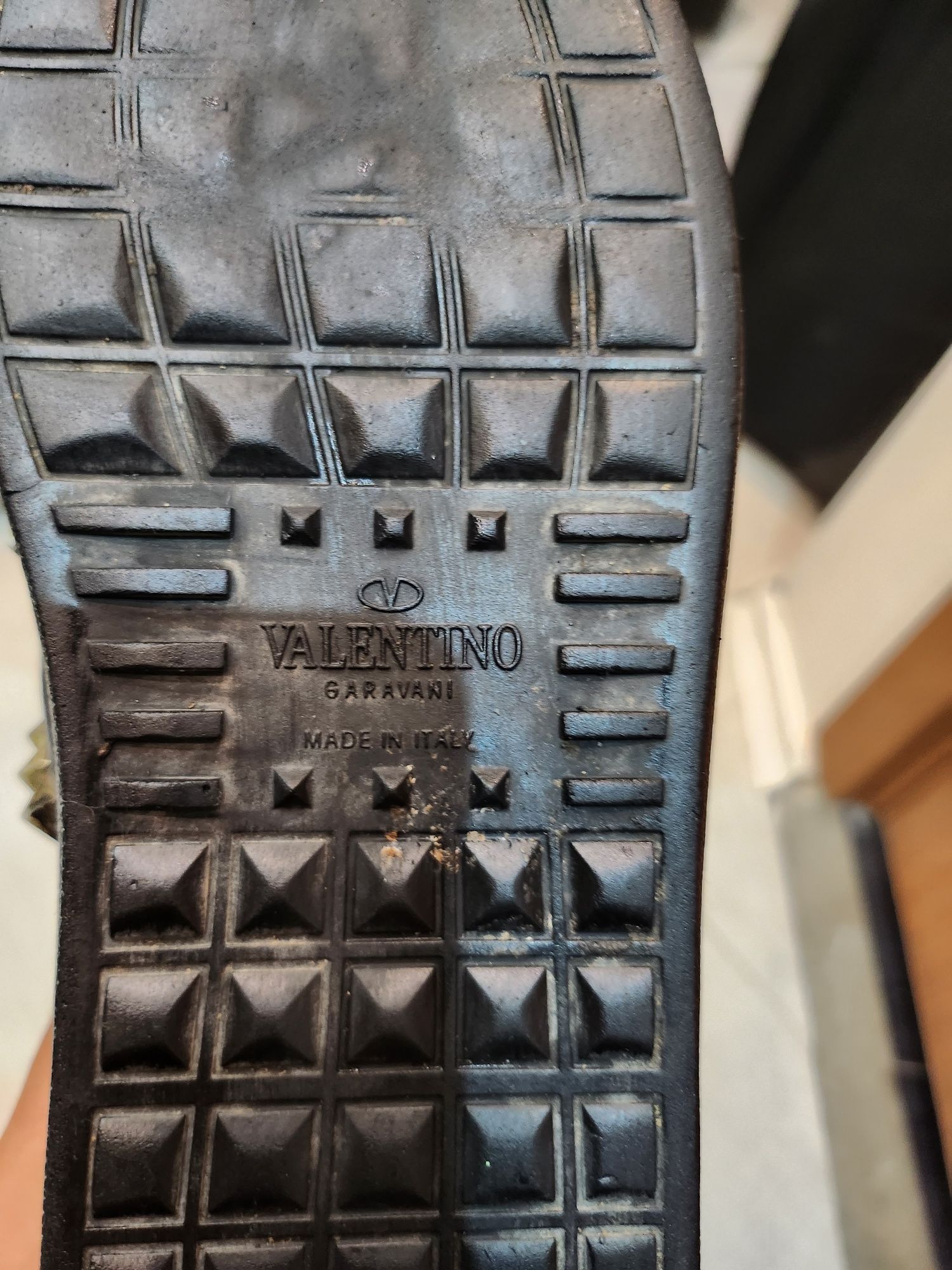 Valentino Garavani Rockstud Sneaker — номер  38