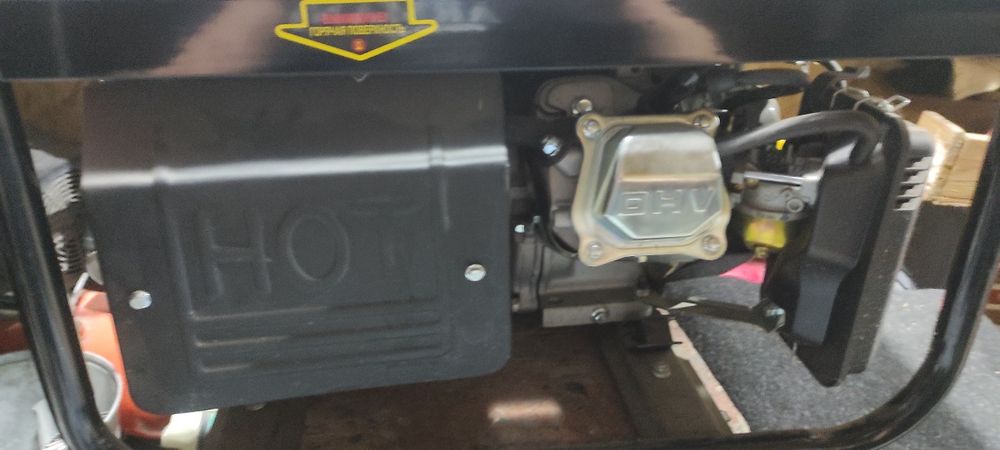 Бензиновый электрогенератор