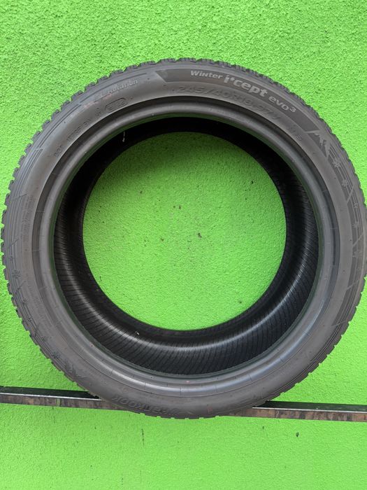 245/40/18 M+S HANKOOK Dot 2022
