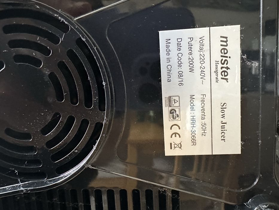 Storcator cu presare la rece