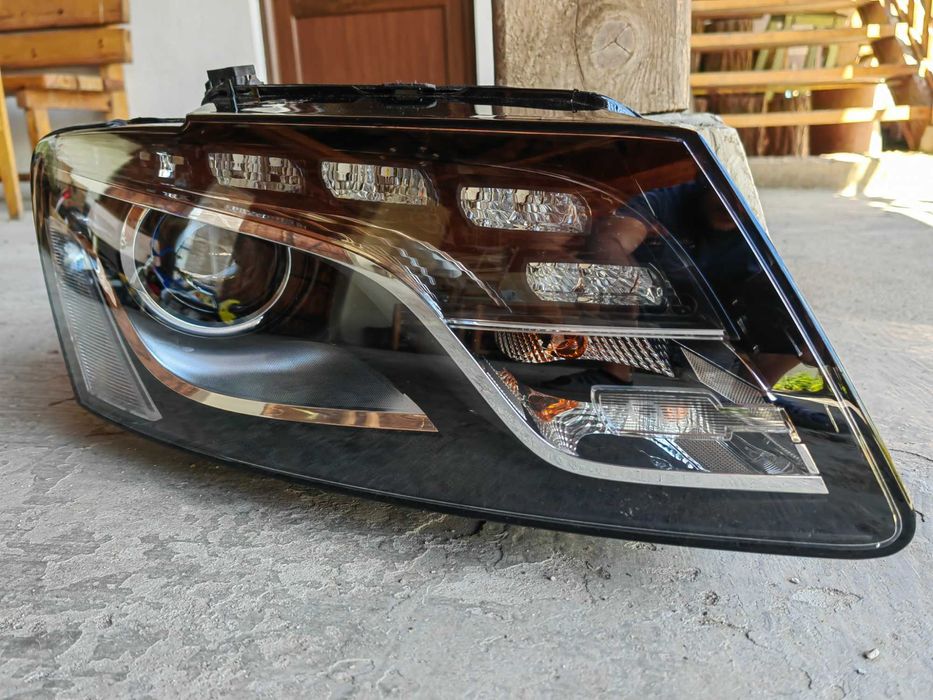 Фар Audi Q5 Bi-Xenon LED  десен / Фар Ауди Кю5 ксенон Оригинален