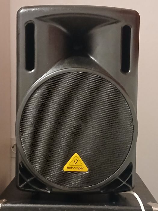 Vând boxă behringer 212 pasiv în stare perfectă de funcționare