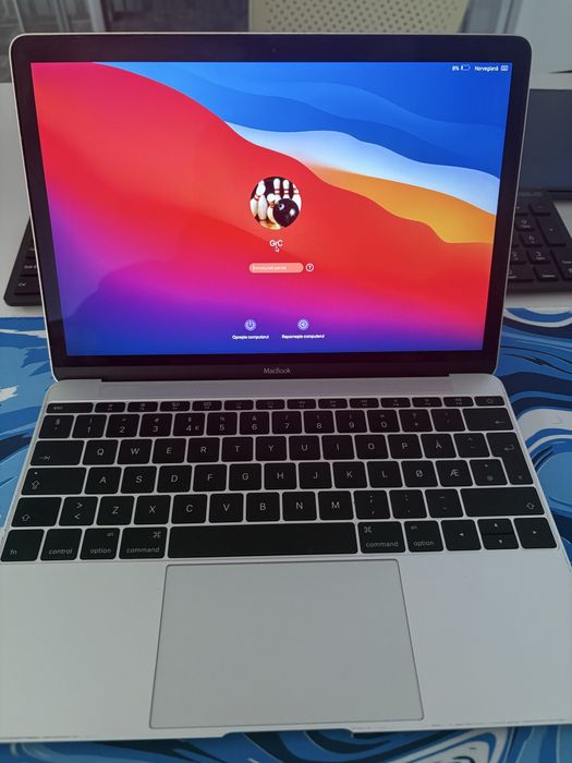 Vand MacBook 12 inch 2015 impecabil