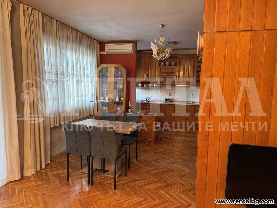 Дава се под наем Тристаен апартамент в Пловдив, Център - 120 кв.м за 612 € - Снимка #14