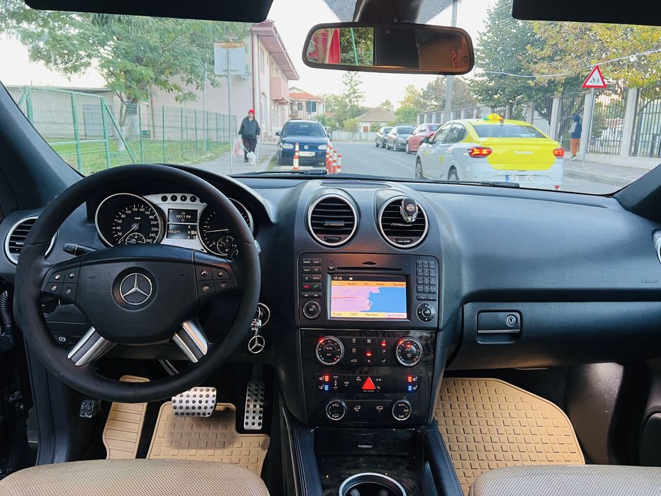 Mercdes Benz ML320 grand edition