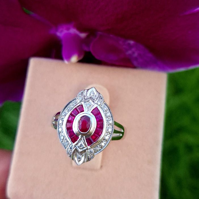 Inel Art Deco din aur de 18K cu diamante si rubine naturale