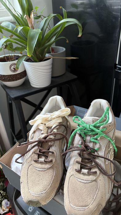 New Balance 204L Mushroom