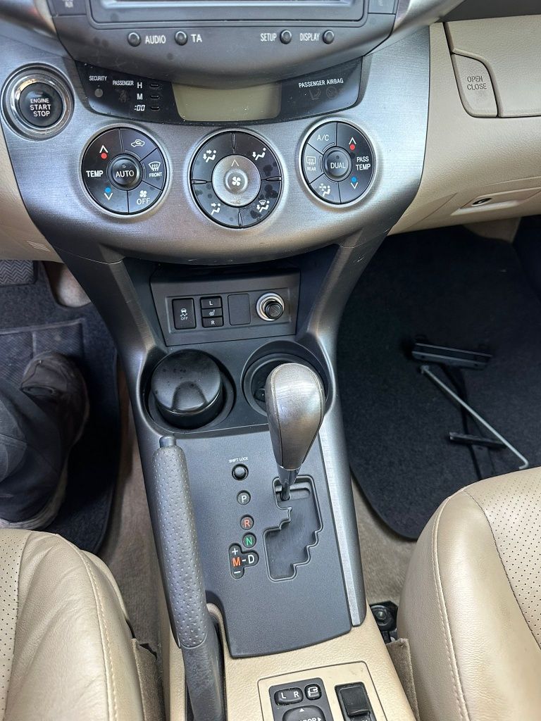 Toyota RAV 4 2.2 Dcat Automat НА ЧАСТИ !!