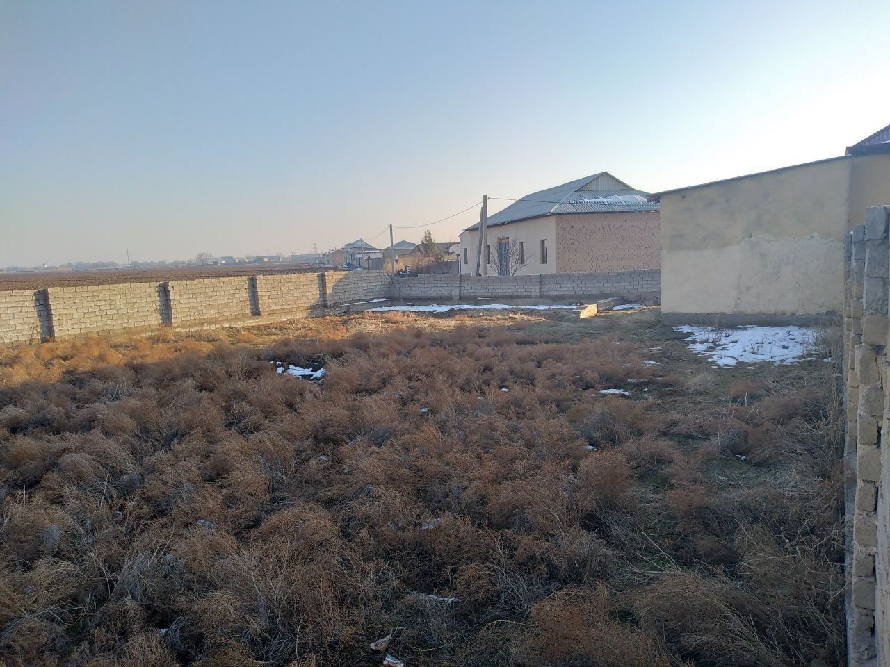 Yer sotiladi yaxshi joydan