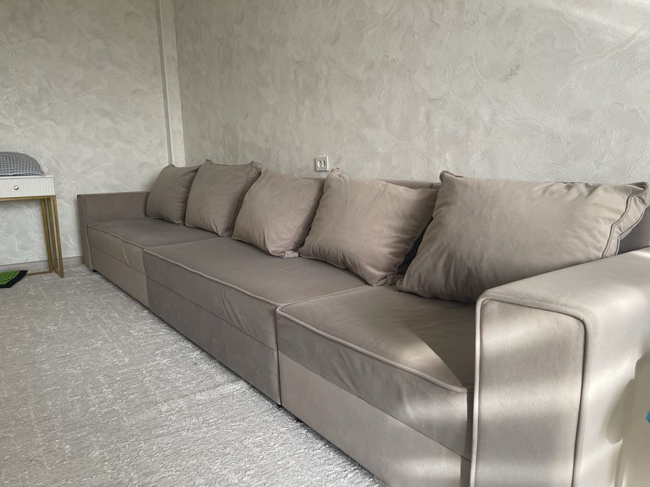 Продам диван почти новый 4 метра