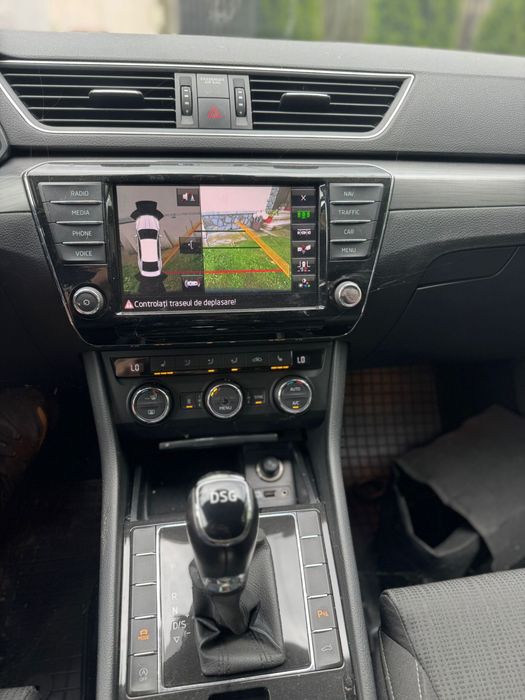 Vand SKODA SUPERB 2.0tdi DSG fab2016 150cp distronic avariat lovit