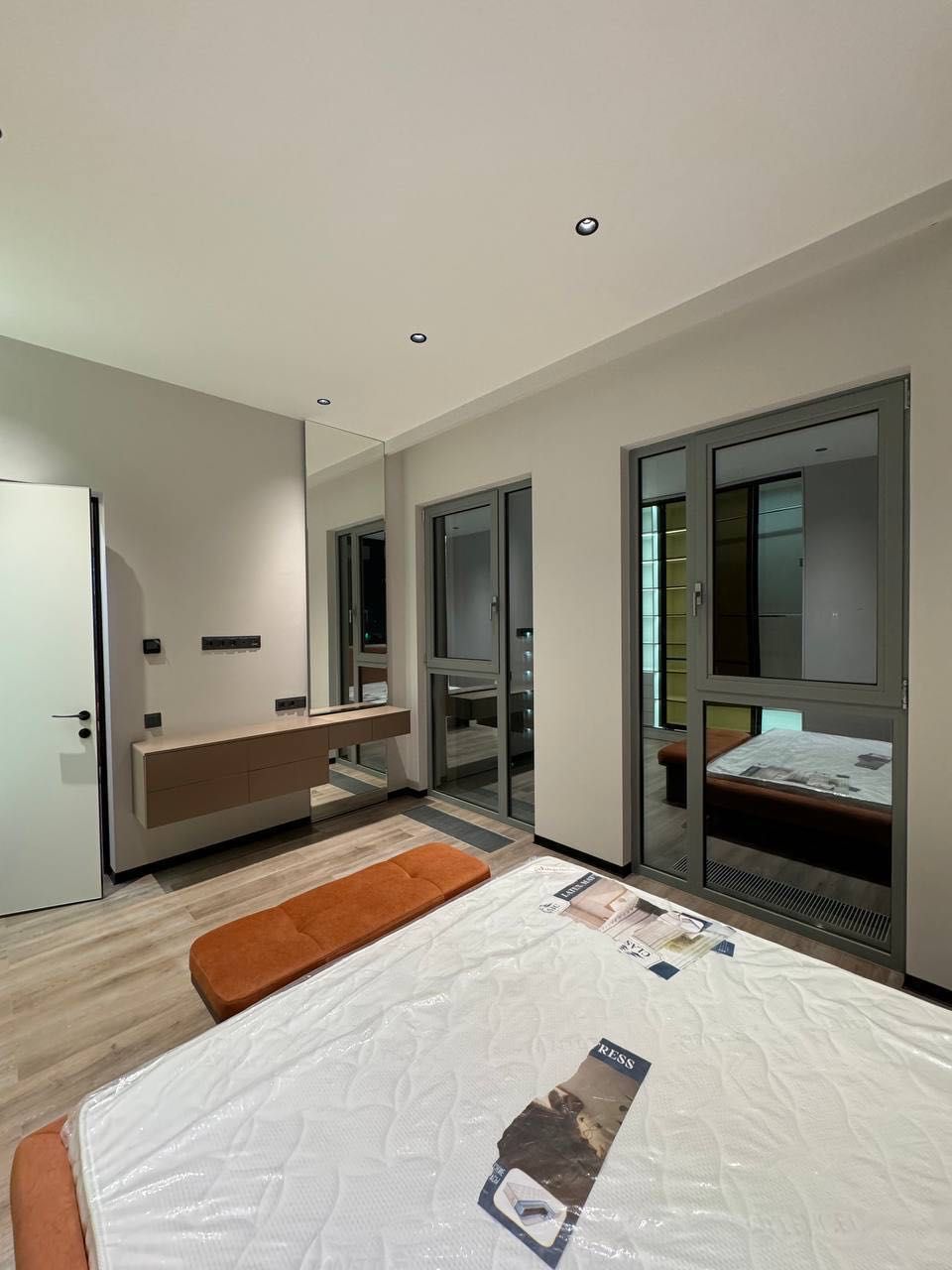 Mirabad Avenue Продается 2 комнатная квартира ремонт ул.Кунаева