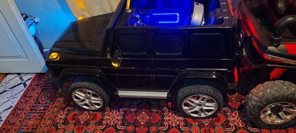 Bolalar mashinasi sotiladi