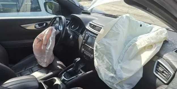 nissan qashqai 2020 1.7dci 4x4 avariat