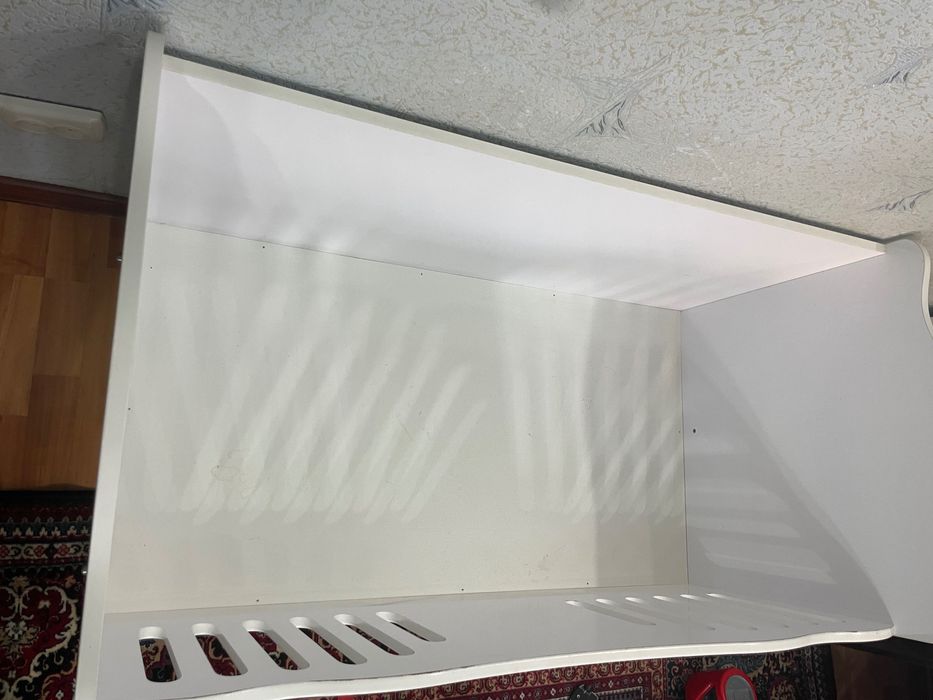 Детская кровать и тумба