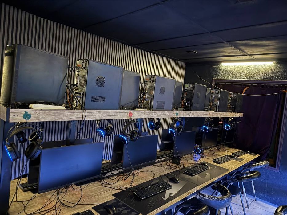 20 дона хаммаси шу нарх   Zifler 27 monitor curved
Plata H61 
Protses