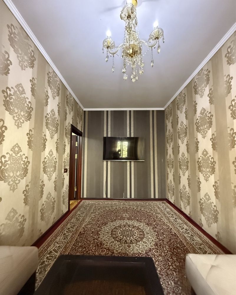 Массив ФЕРУЗА Продается квартира 5/3/5 балкон 2х6 ор-р: Школа 205