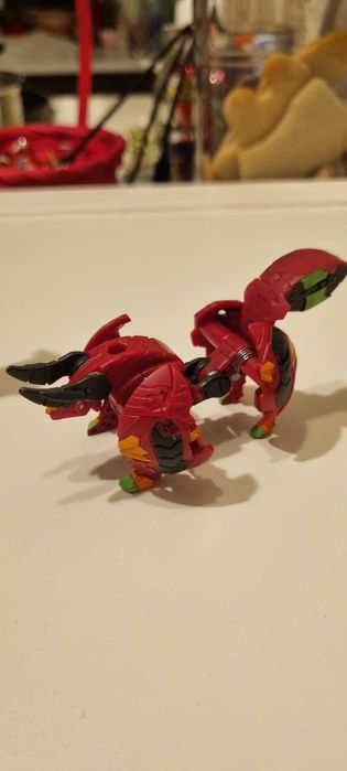 Vand bakugan 8 bucati