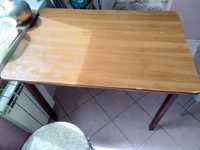Продам кухонный стол в хорошем состоянии цена 3500т и стулья в очень х