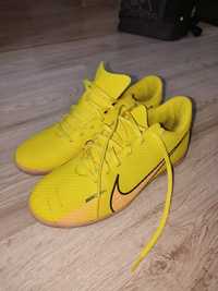 Ghete Fotbal Nike Mercurial Galbeni