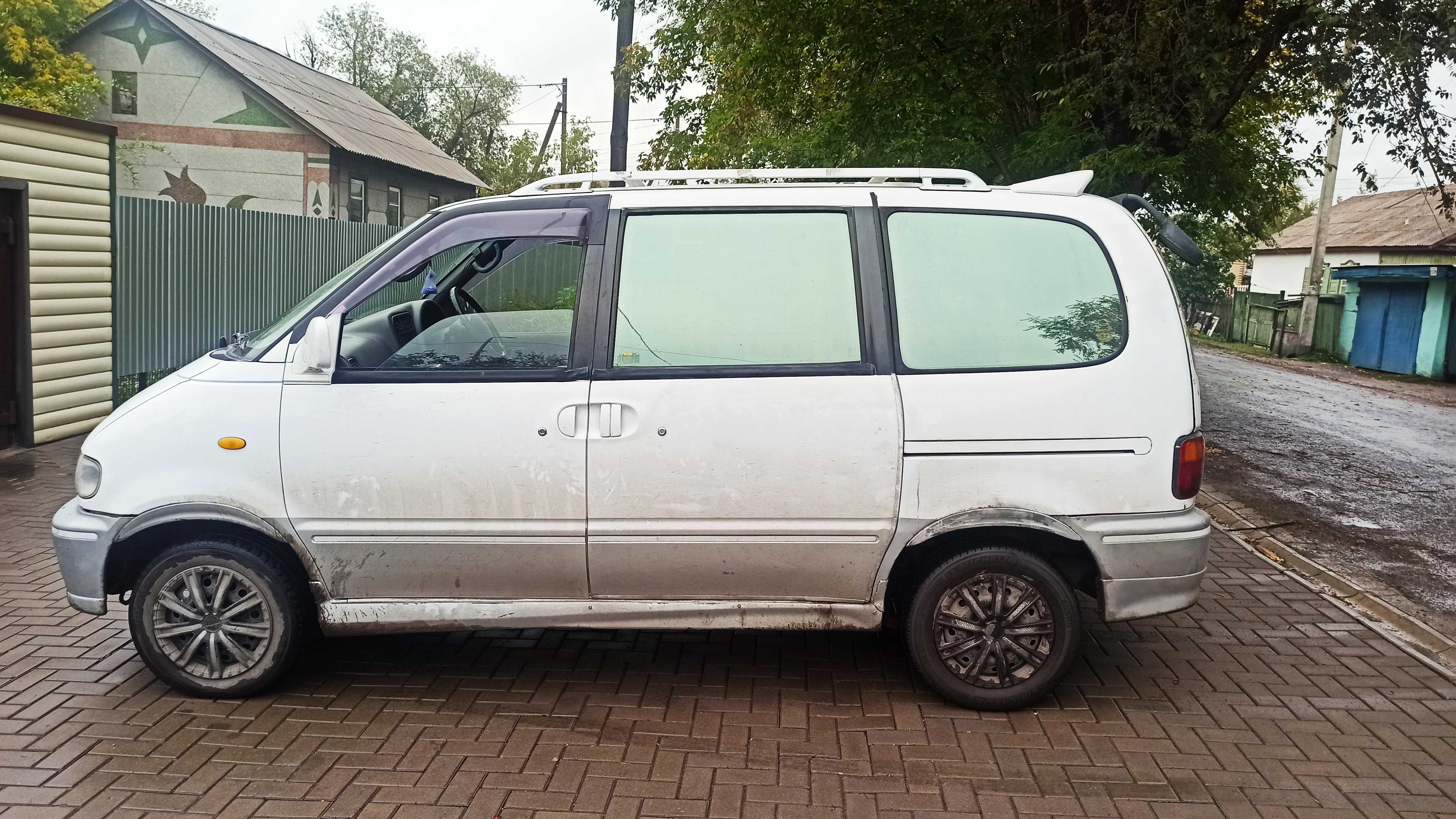 Продам Nissan Serena 1998 г.в